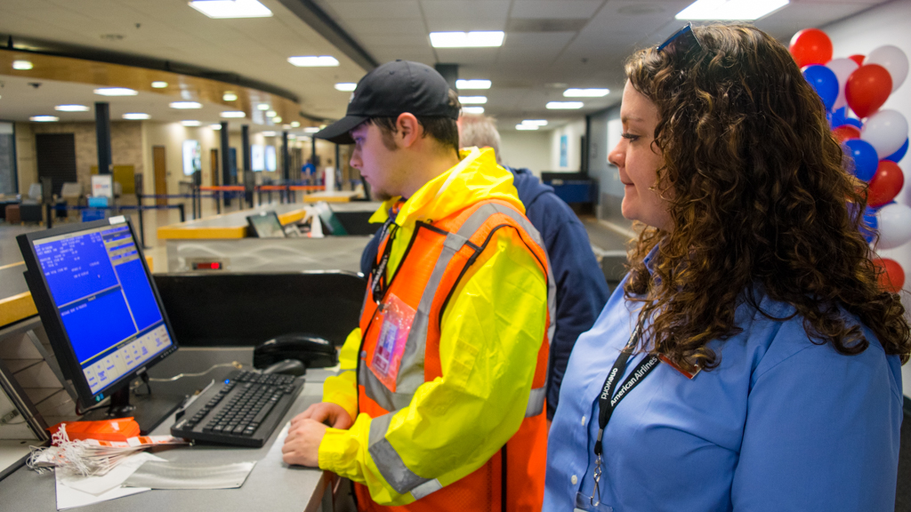 American Airlines - Appleton International Airport (ATW)