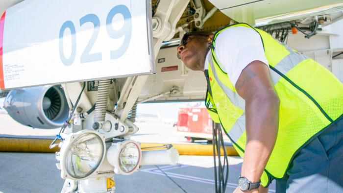 IMG-DFW-FLT-LaTroy-Green-700-2
