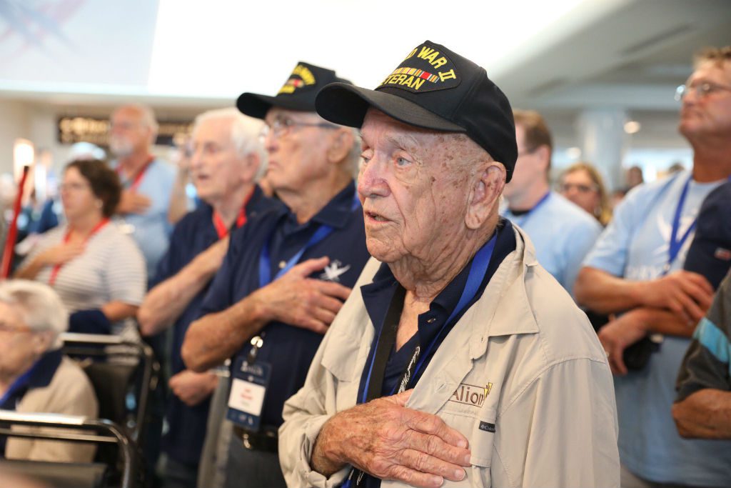 WWII veteran sings national anthem